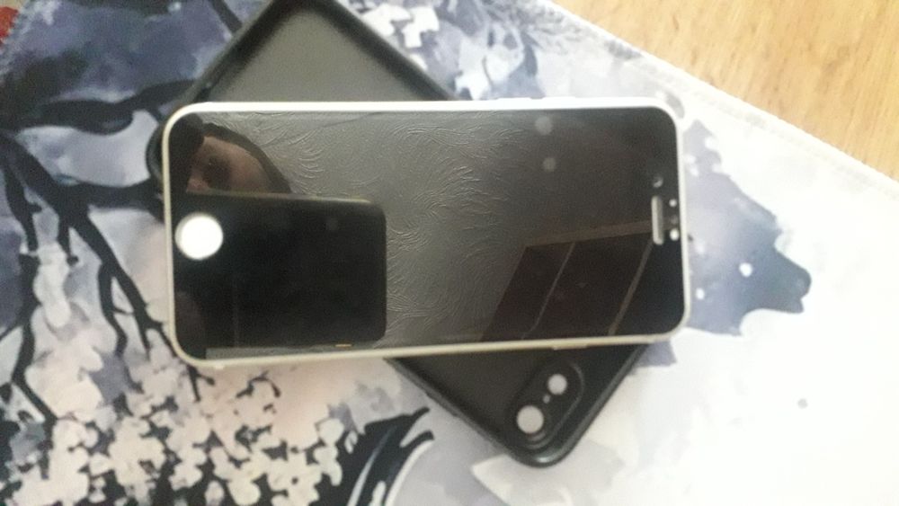Продам iPhone 7 .128