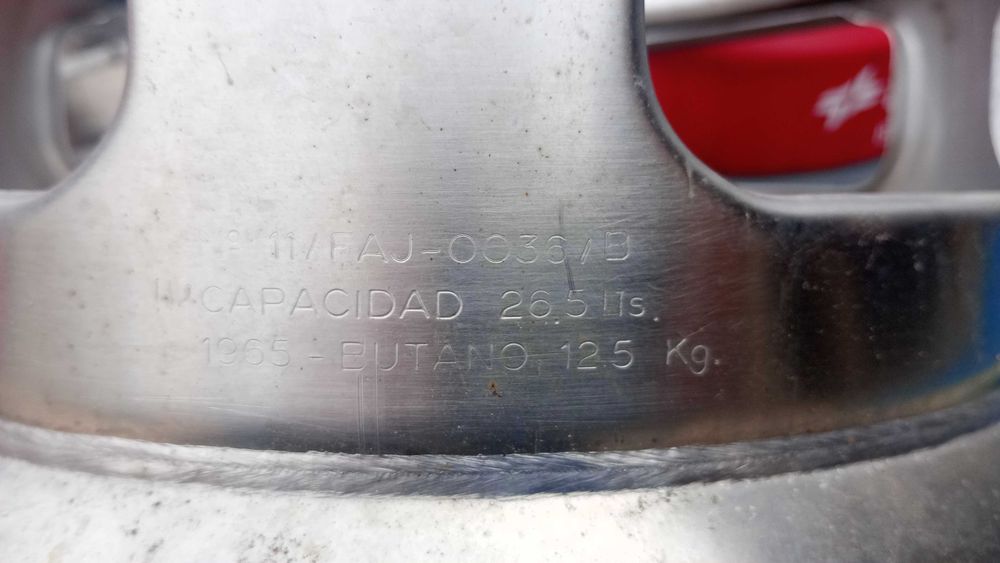 Продавам газови бутилки