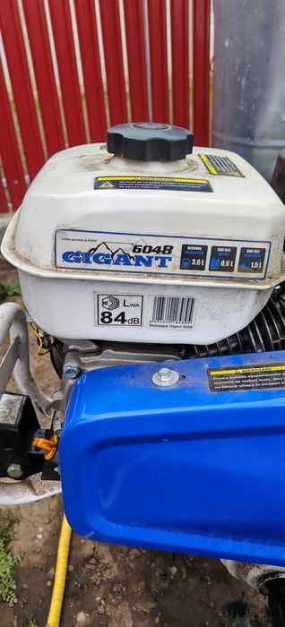 Motocoasă cu remorca și accesorii