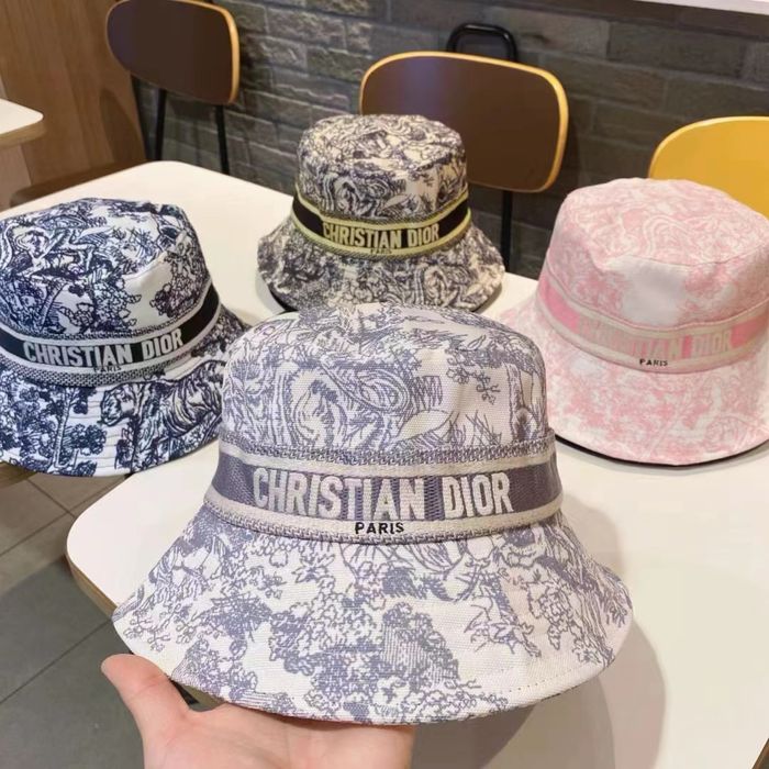 Шапка christian dior
