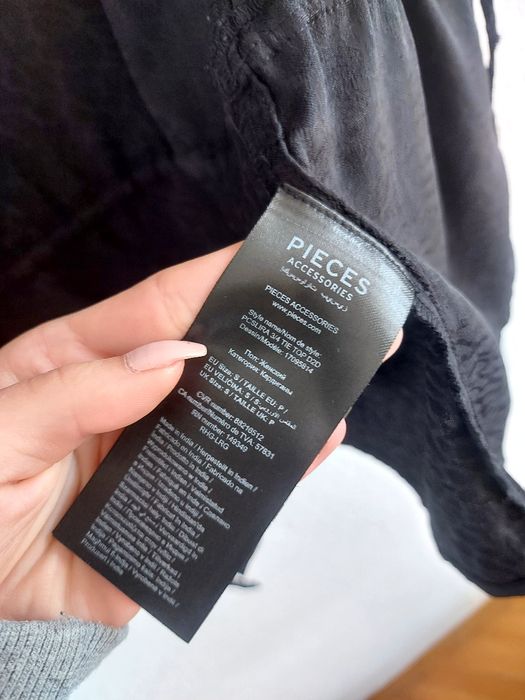 Атрактивна жилетка PIECES