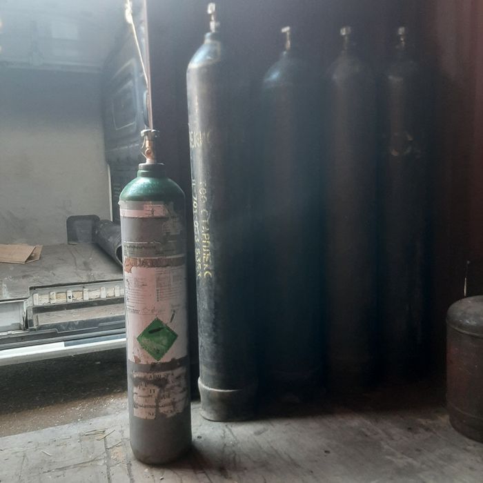 Баллоны углекислота...