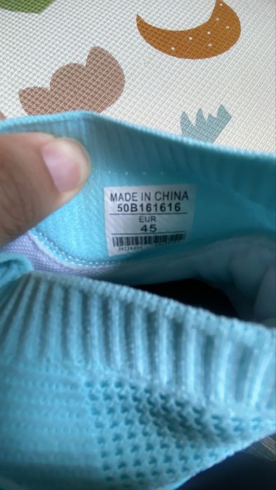 Шиповки , сороконожки, бутсы