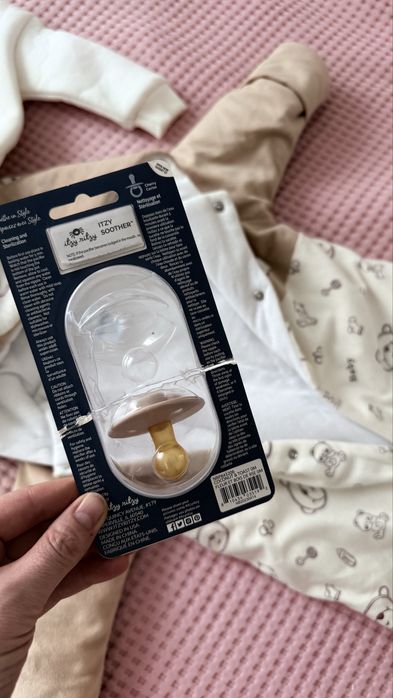 Продам 2 комбезика до 4х месяцев