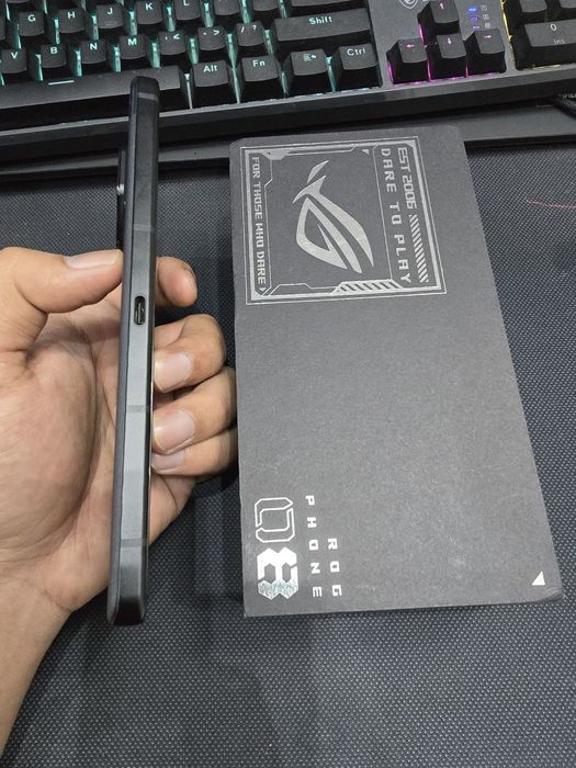 Asus rog 8 pro 12/256