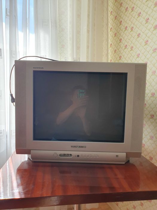 Телевизор рабочий с новым пультом