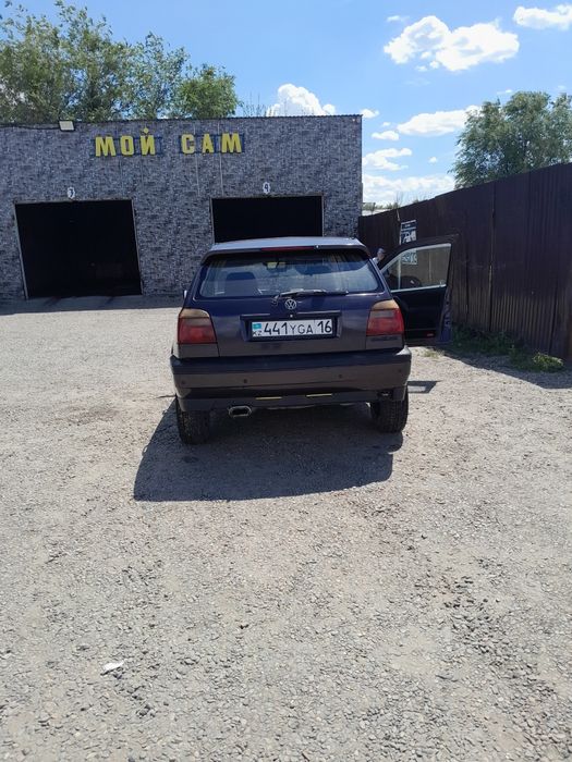 автомобиль Volkswagen golf 3