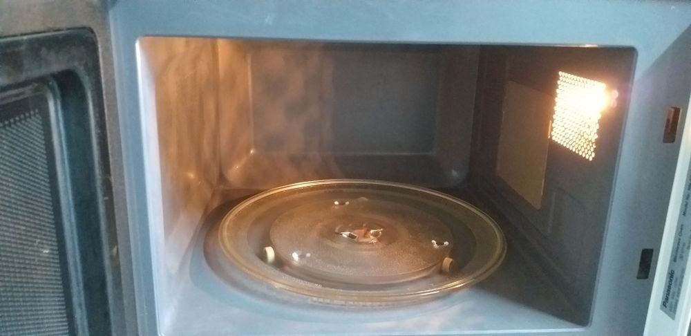 Продам микроволновку панасоник