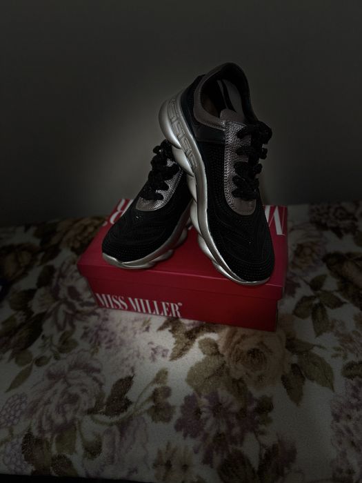 Sister stars фирма кроссовкаси 200 минг