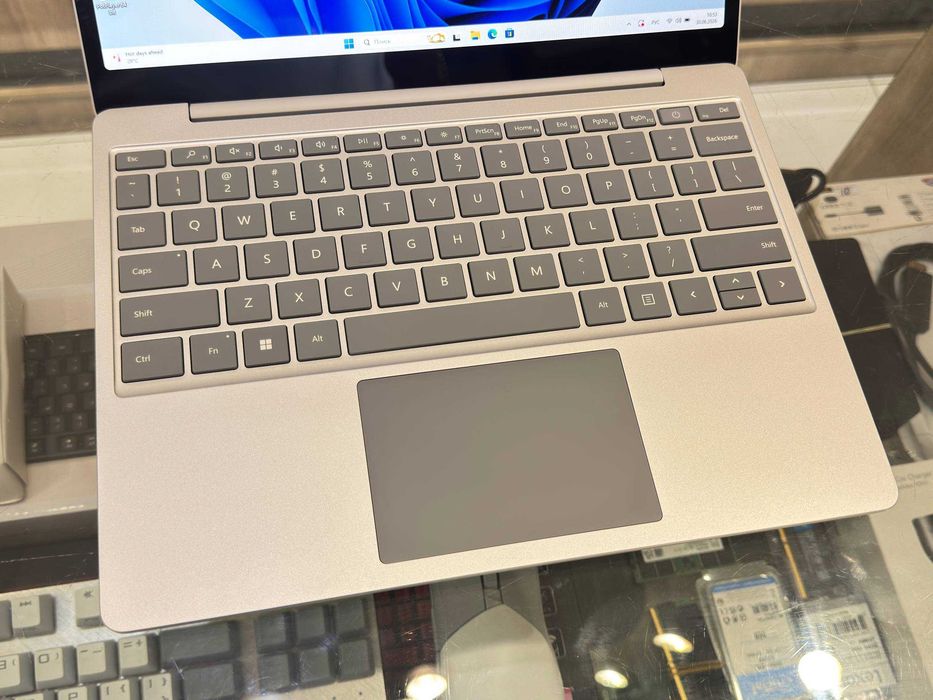 MICROSOFT SURFACE GO 3 CORE i5-1235U ram 16 ssd 256 Сенсорный