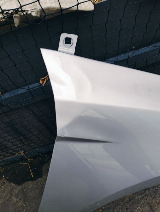 Vând aripa focus mk3