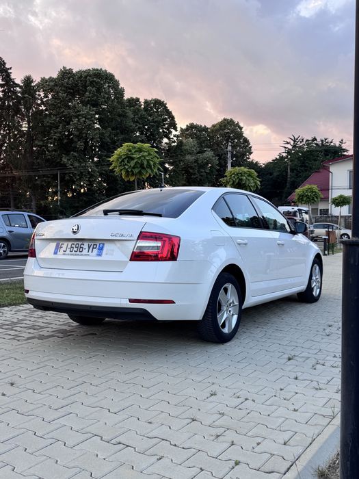 SKODA Octavia 2019 — imagine 3