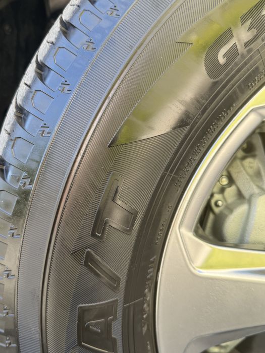Продам резину yokohama с дисками оригинал 20