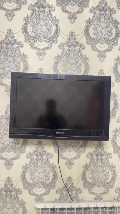 Telvizor 32 dyum srochna sotiladi