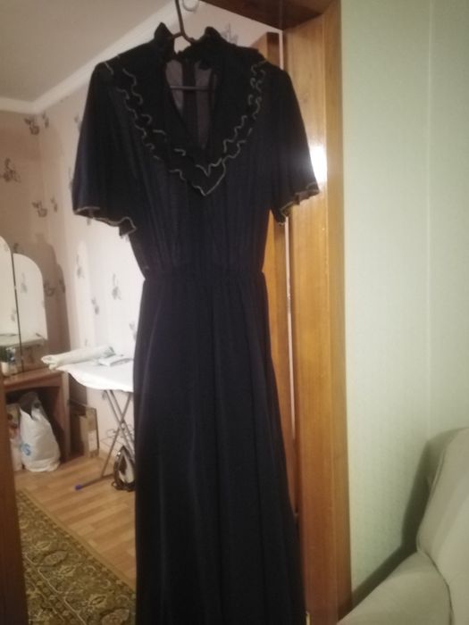 Продам вечернее платье 48 раз, 6 штук