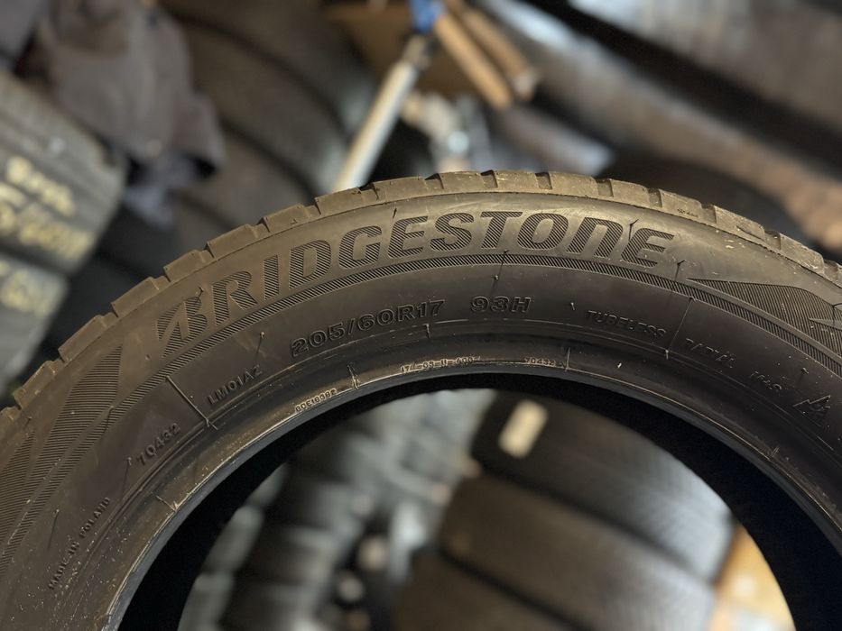 2 anvelope Bridgestone Blizzak LM001 205/60 R17 93H – DOT 2023