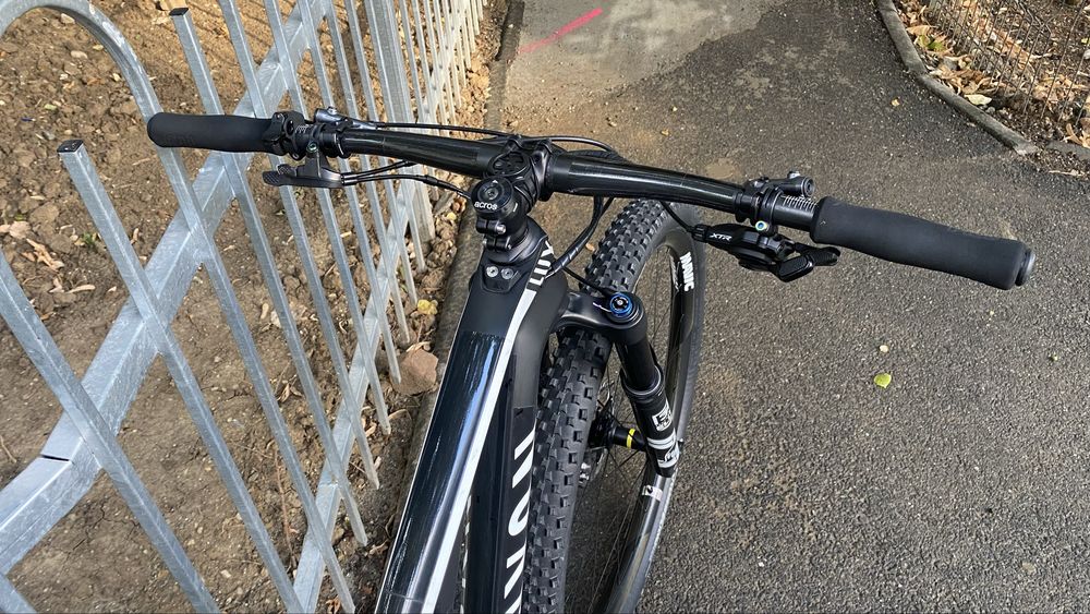 Canyon Lux CF SL 8.0 size M