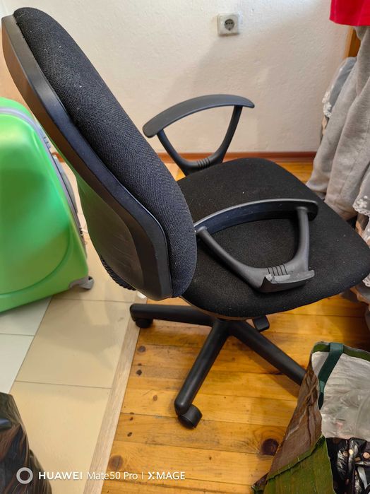 Въртящ стол за офис