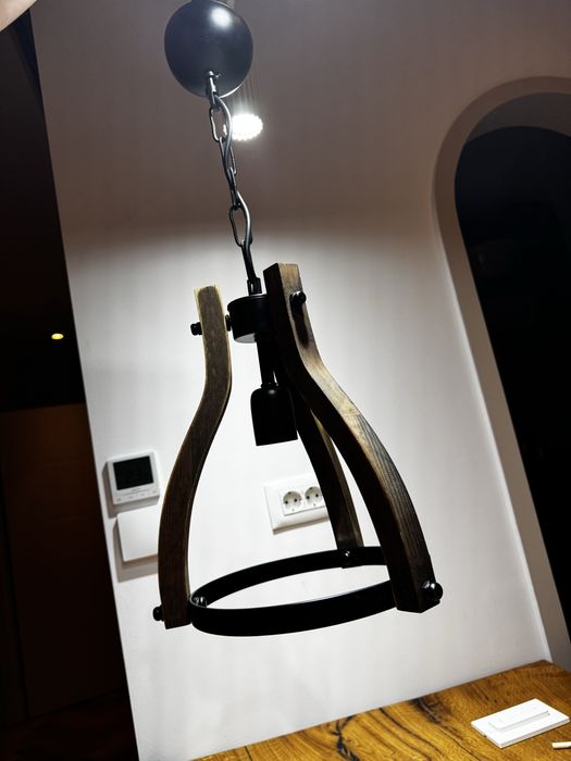 Pendul cu fir scurt din lemn si metal