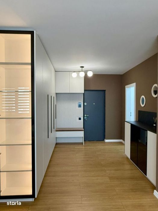 apartament cu 2 camere,2 bai,balcon,parcare,etaj intermediar,zona Parc — fotografia 3