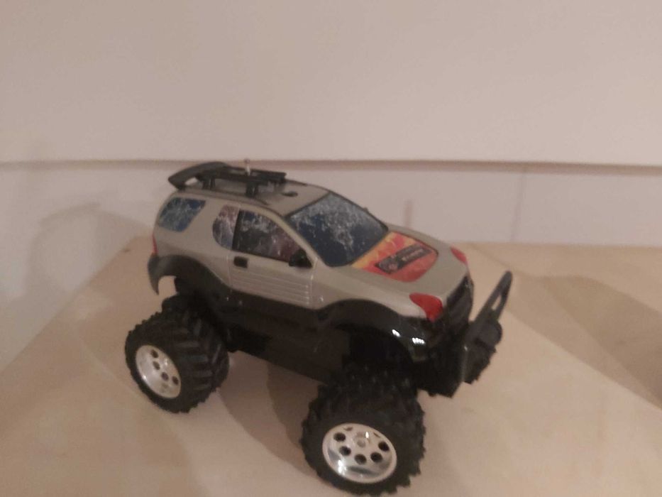 Jucarie RC Isuzu VehiCROSS (model rar)