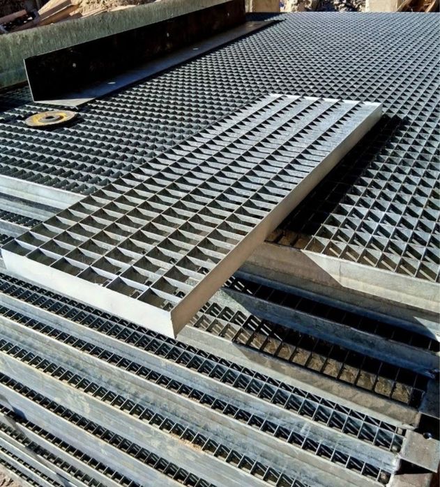 Trepte zincate galvanizate
