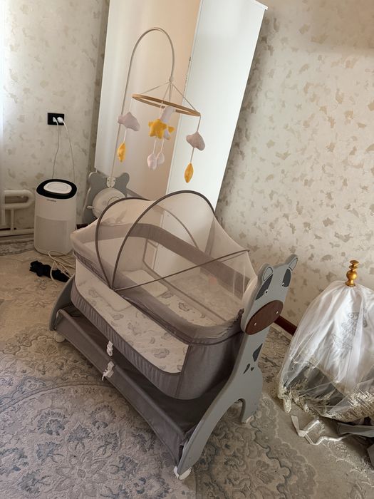 Электронный диван и комод