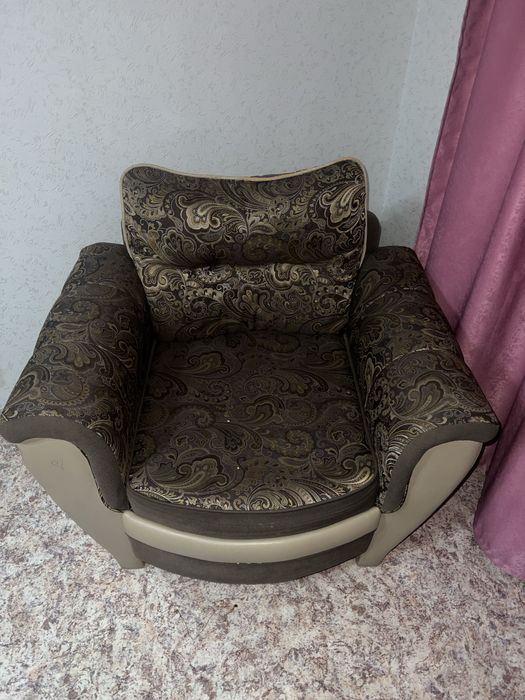 Одноместный диван бесплатно