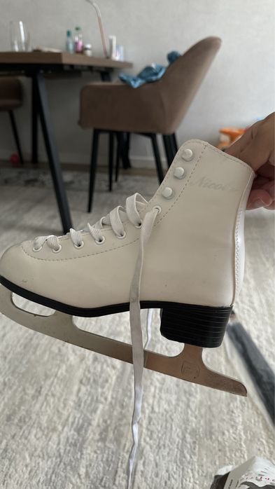 Продам коньки 34 размер