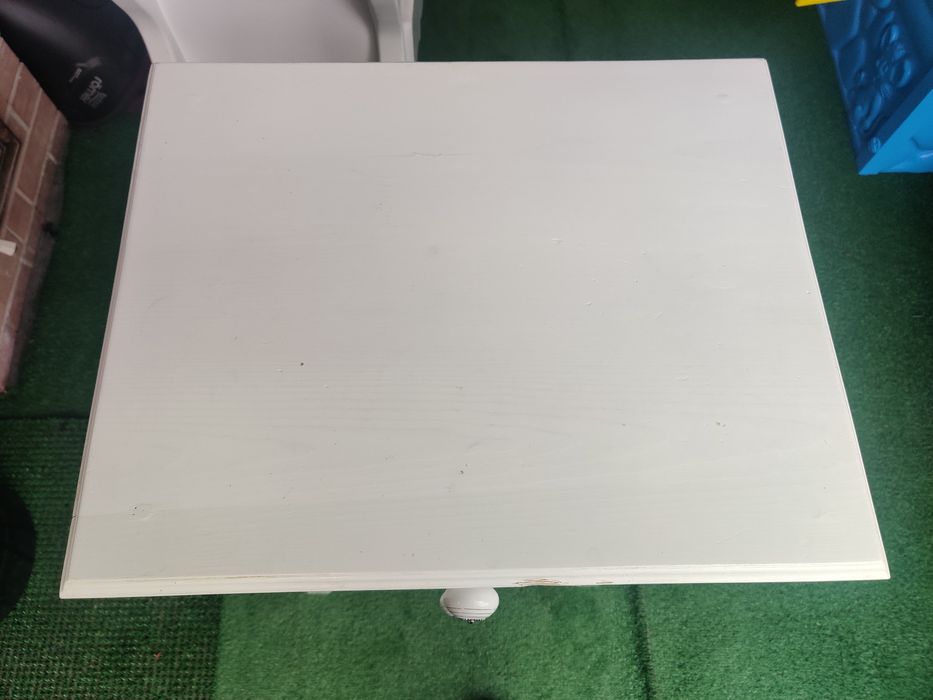 Vând set mobilier comodă și corp cu sertare din lemn masiv