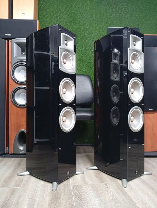 Тонколони YAMAHA NS-555 Black piano liqueur