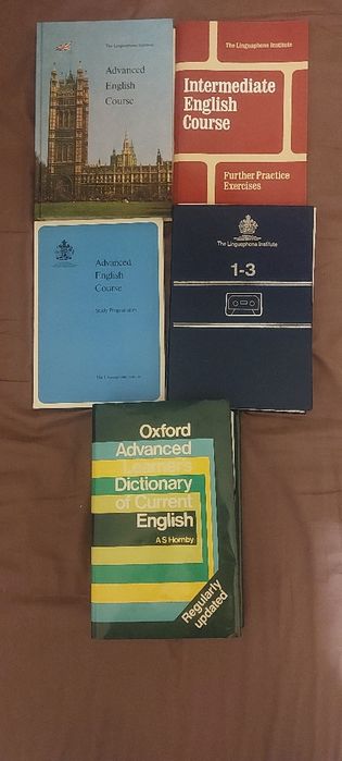 Продавам учебници по Английски език, както и аудио касетки към тях, от времето на Соца.