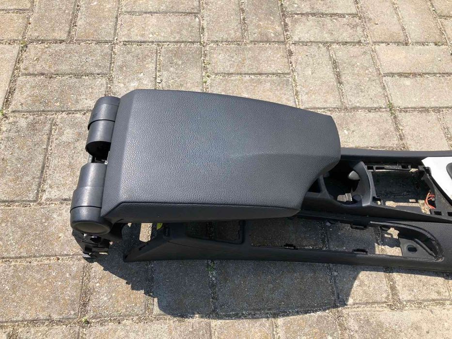 Барче с подлакътник от BMW e82