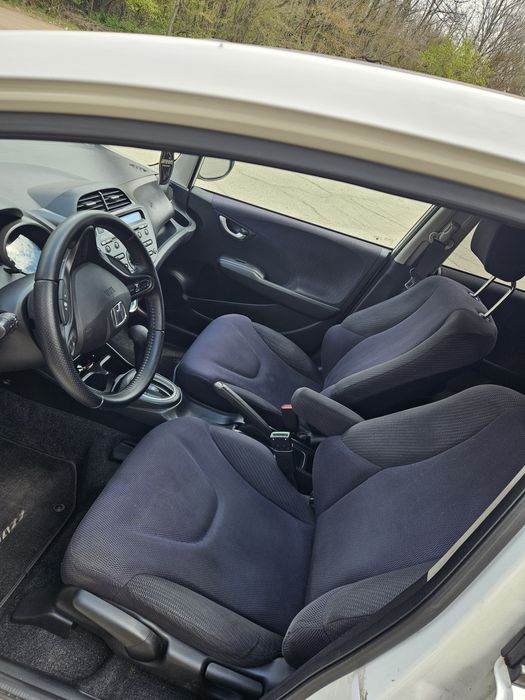 Honda Jazz 1.4 бензин хибрид