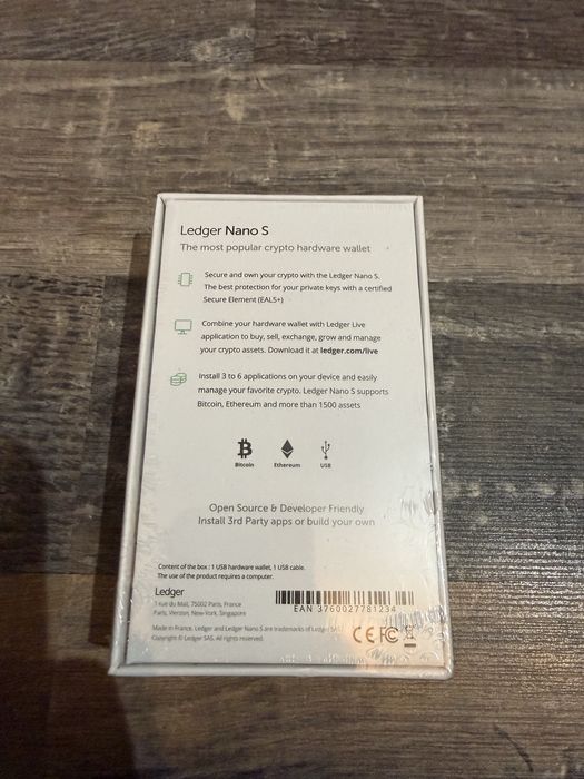 Ledger Nano S - крипто портфейл