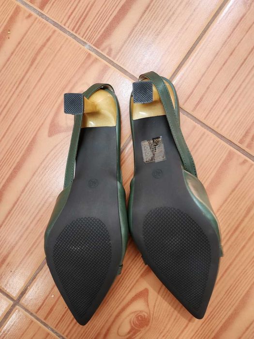 Preț de Ocazie! Pantofi de damă de nișă de înaltă calitate fara catarama, cu vârf ascuțit, tocuri stiletto