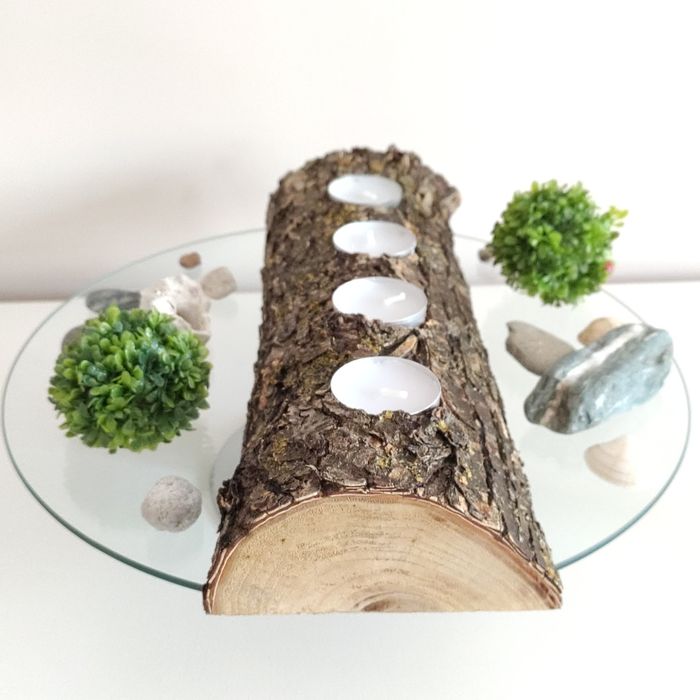 Свещник от дърво със запазена кора