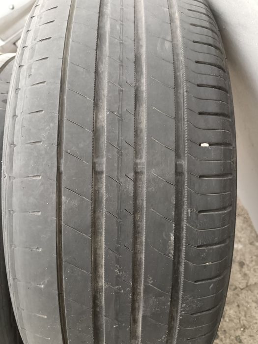 Продам 2 шины Dunlop 205/60/R16