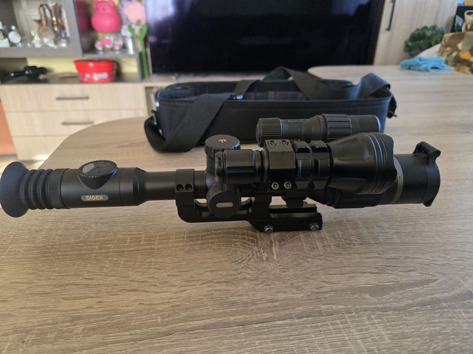 Нощен дигитален прицел