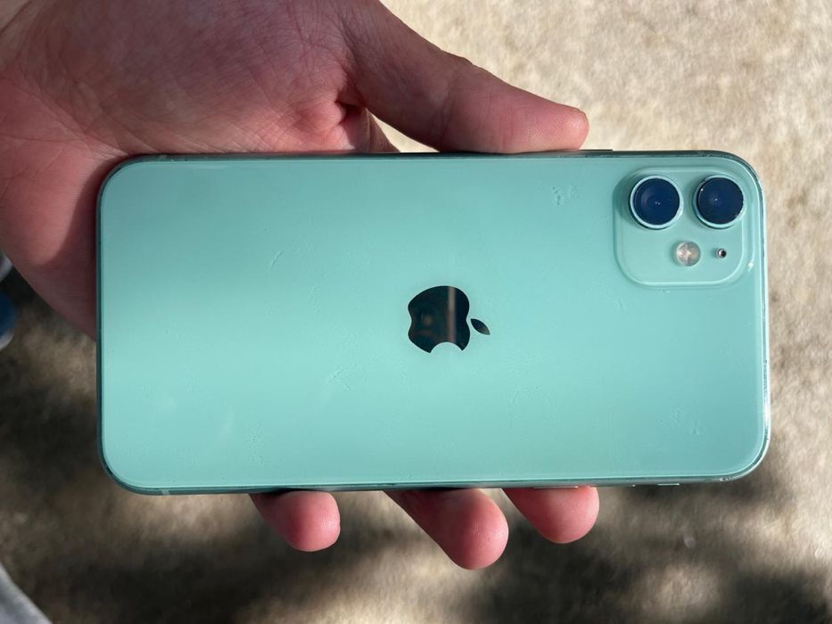 Айфон 11 64gb.   .