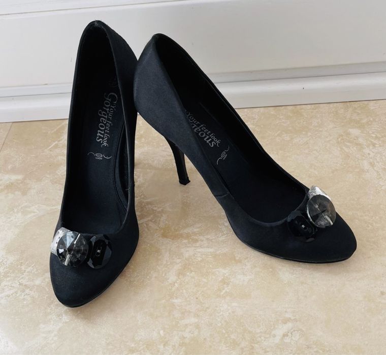 2 Perechi Pantofi - Oferta