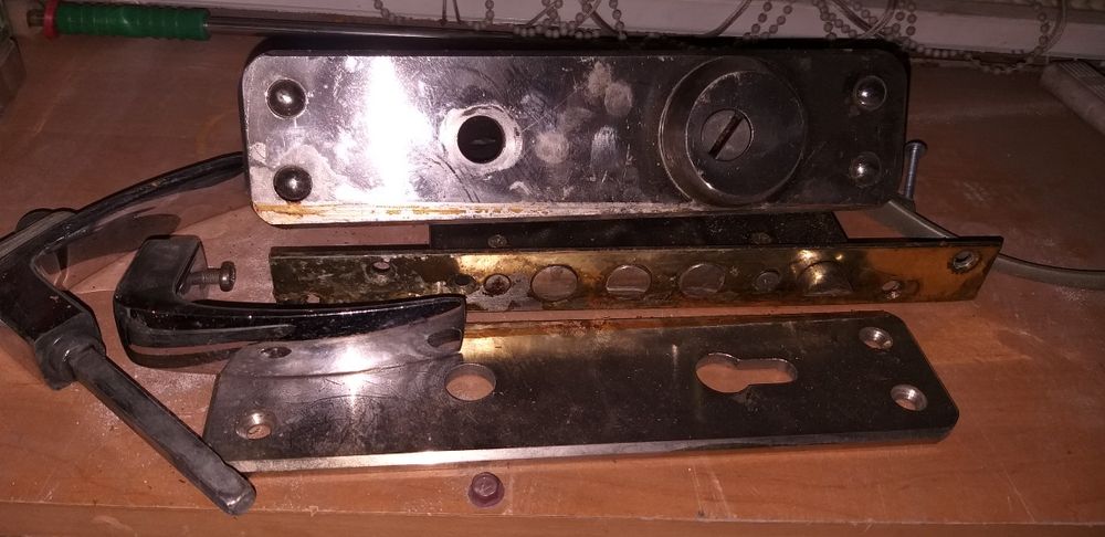 Замок для двери бронированный