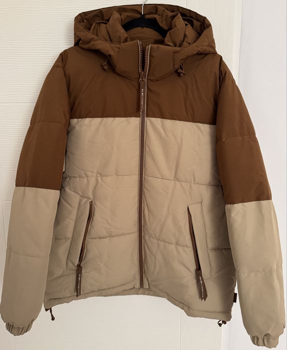 Geacă de iarnă cu glugă