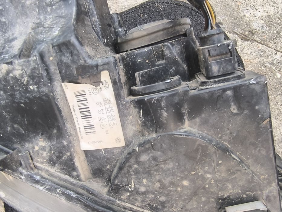 Far stanga  Vw  Golf 5 Jetta 3