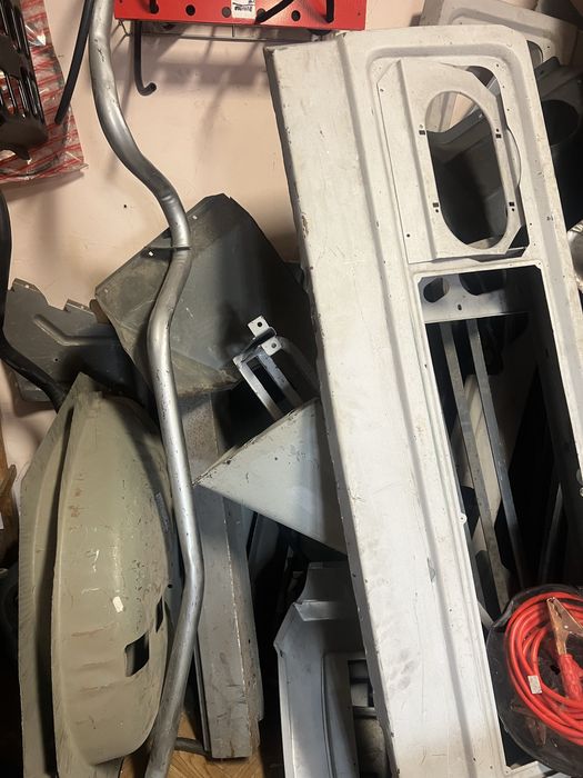 Vand piese ARO,Aripi spate,praguri,REZERVOR COMBUSTIBIL ,,piese