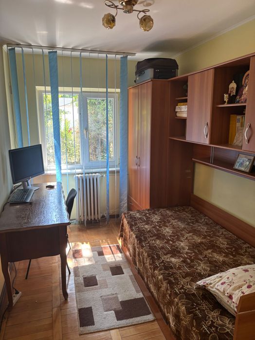 Apartament 3 camere, 9 Mai, Vest