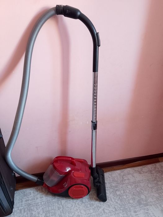 Пылесос красный Tefal