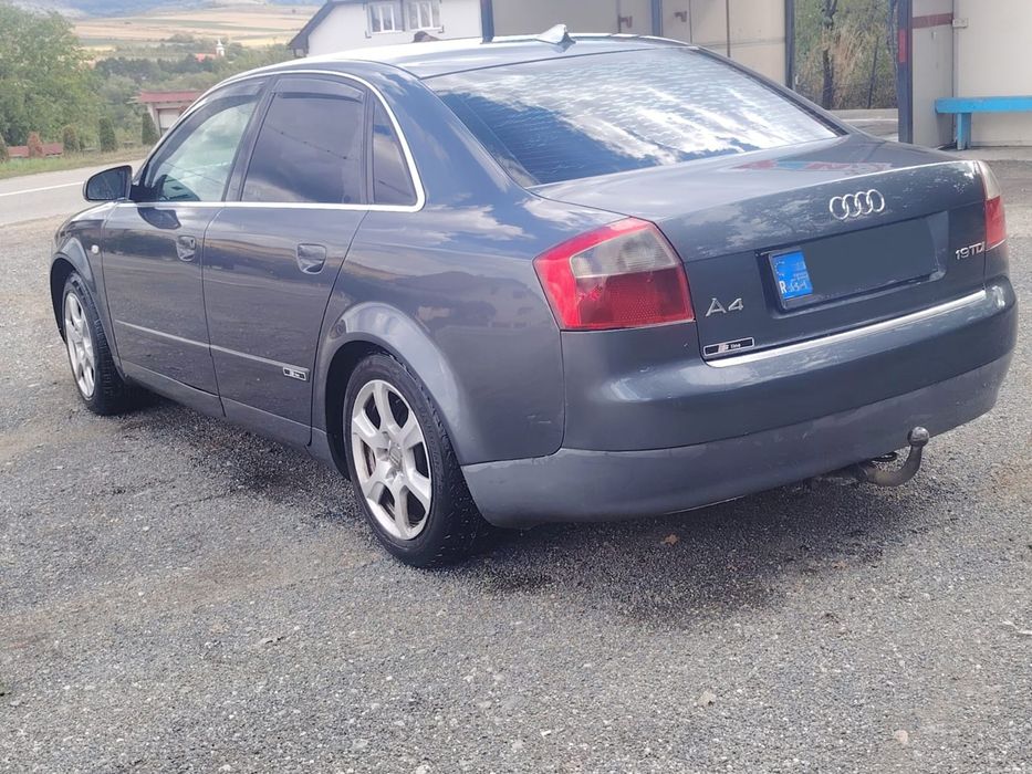 Audi a4. ...schimb cu auto 7 locuri ofer dif