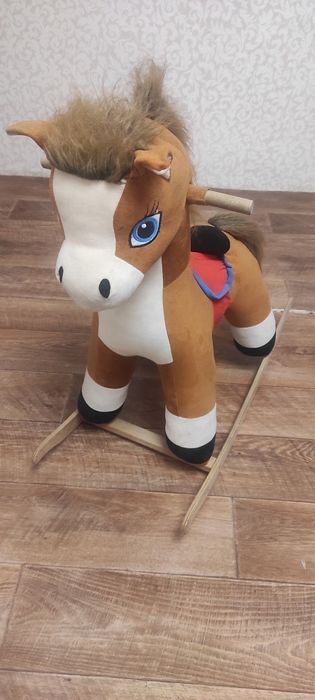 Продам лошадку кочалку