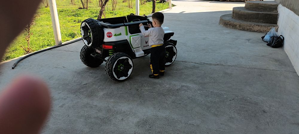 Elktro mobil detskoy